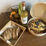 Le Clos Des Tilleuls D Day Home, D'hôtes, Avec Sauna Privatif, Avec Balnéothérapie Privative, En Supplément Option Bain à Remous Pensión 3*