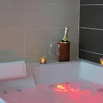 Pensión Le Clos Des Tilleuls D Day Home, D'hôtes, Avec Sauna Privatif, Avec Balnéothérapie Privative, En Supplément Option Bain à Remous 3*