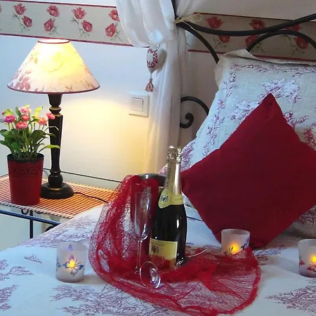 Le Clos Des Tilleuls D Day Home, D'hôtes, Avec Sauna Privatif, Avec Balnéothérapie Privative, En Supplément Option Bain à Remous Casa de hóspedes