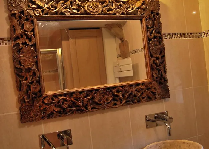 Maison d'hôtes Le Clos Des Tilleuls D Day Home, D'hôtes, Avec Sauna Privatif, Avec Balnéothérapie Privative, En Supplément Option Bain à Remous