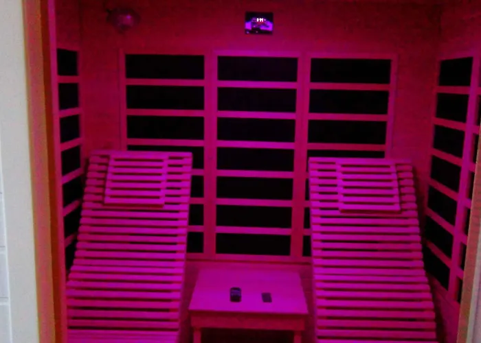 Maison d'hôtes Le Clos Des Tilleuls D Day Home, D'hôtes, Avec Sauna Privatif, Avec Balnéothérapie Privative, En Supplément Option Bain à Remous 3*