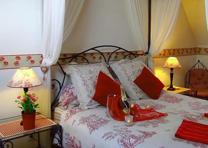 Le Clos Des Tilleuls: D-day With Private Experiences Guest house La Vendelee