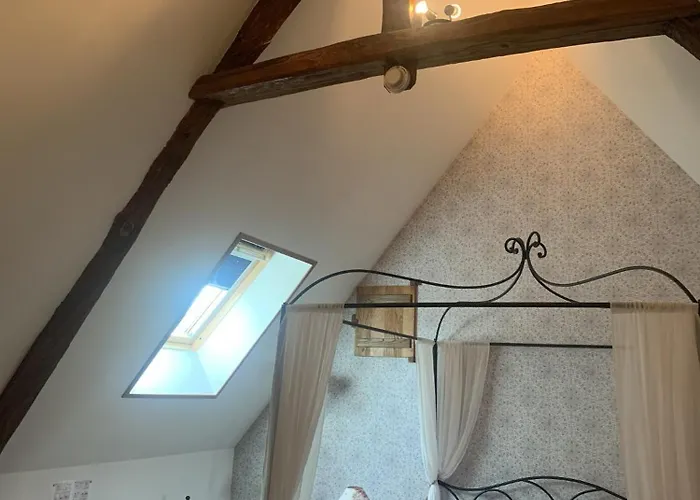 Le Clos Des Tilleuls: D-day With Private Experiences Guest house La Vendelee